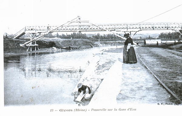 canal_passerelle_gare_deau.jpg