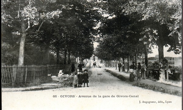 gare_de_Givors_Canal_avenue1.jpg