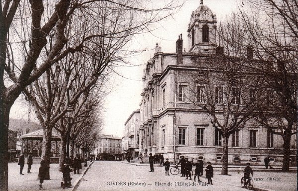 mairie_place_de_lHotel_de_Ville1.jpg